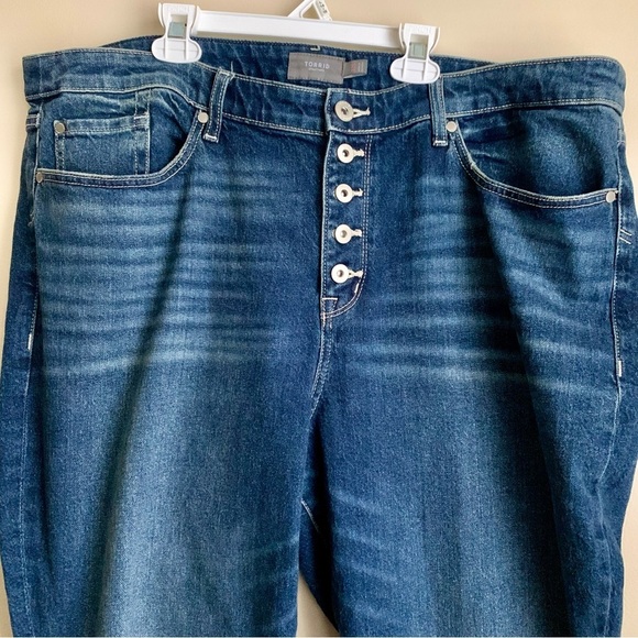 Torrid Super high rise 5 button raw hem cropped denim jeans size 22 Short EUC - Picture 2 of 5